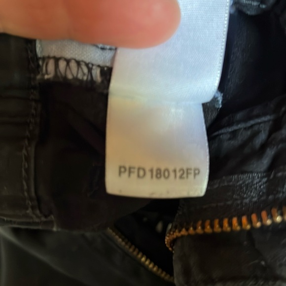 Chubbies Originals Stretch Short The Dark N’ Stormies 7” in Black - Picture 11 of 13